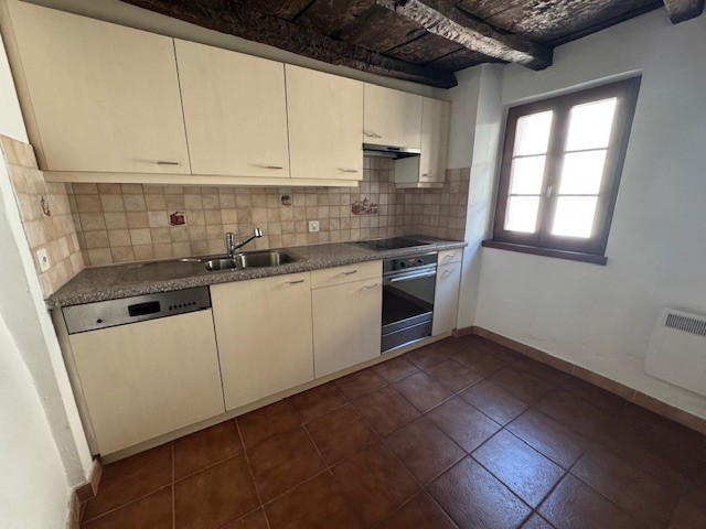 Ligornetto / Mendrisio vendiamo casa unifamiliare di nucleo